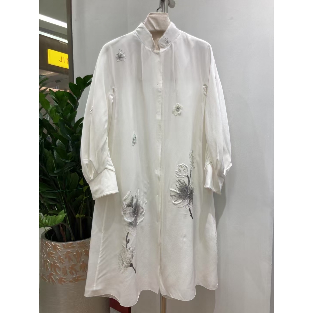 价格私信…深圳南油高端女装新中