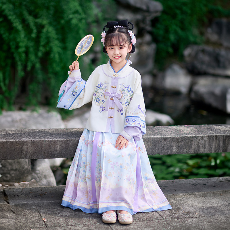 常规春秋女绣花汉服经济实惠