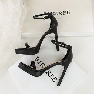 欧美性感一字扣带高跟鞋女细跟露趾简约高级感宴会防水台百搭凉鞋