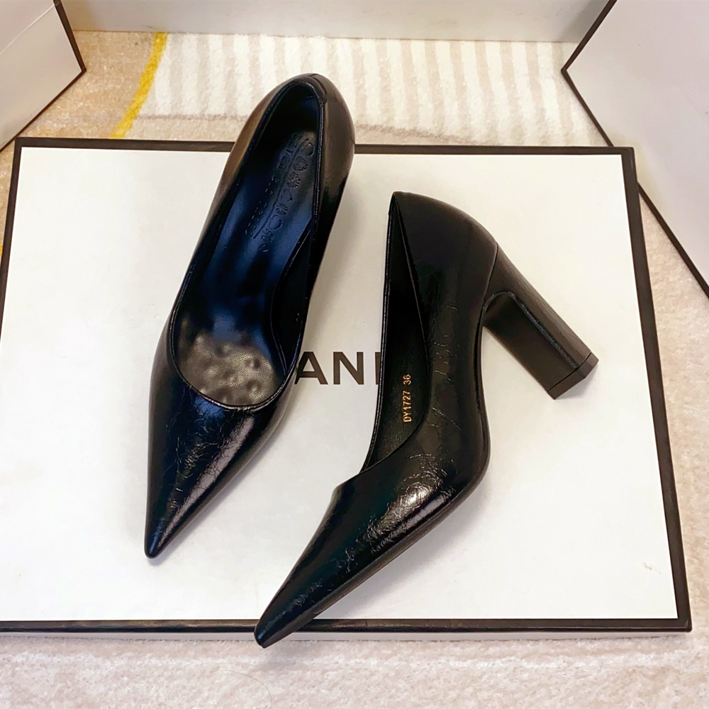 欧美简约粗跟高跟鞋女百搭职业OL通勤鞋不累脚尖头气质三角跟单鞋