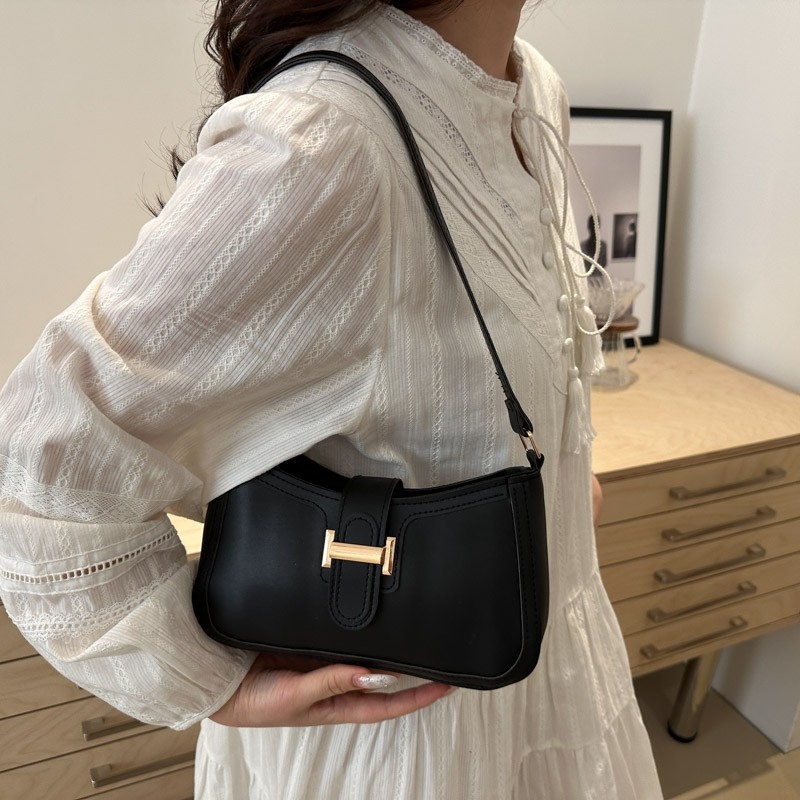 法国小众腋下包包女2025新款潮流网红时尚法棍包高级感洋气单肩包