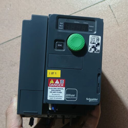 议价施耐德变频器atv320u15n4c 1.5KW380V