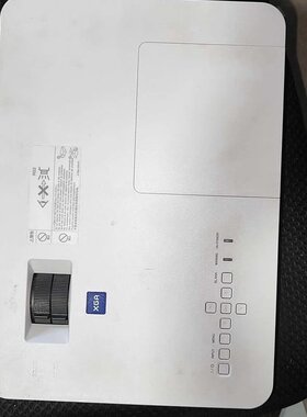 议价索尼vpl-dx221 不通电，，，拆过，有很多撬痕，灯