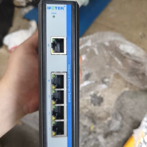议价宇泰UT-6405W工业级5口非网管型以太网交换机，拆机件，