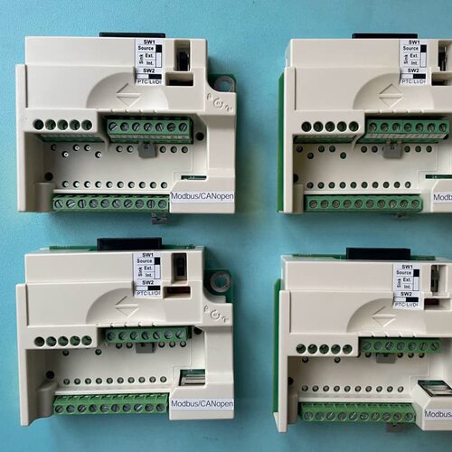 议价施耐德变频器选项卡，IO接线板，vx4A1104施耐德 AT维修