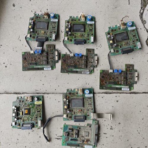 议价施耐德变频器主板电路板。拆机包好，功率不清楚了维修