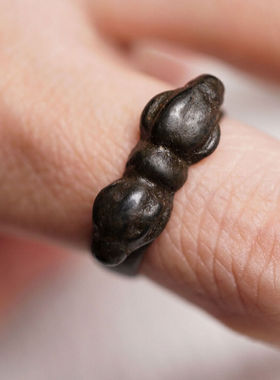 西藏藏地清代早期天铁托甲金刚杵多吉杵戒2.15cm 男女同款收藏品