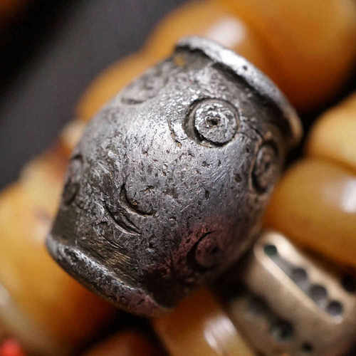 西藏百年铝质托甲珠满咒点18mm 念珠元素配珠老珠大孔道古珠单珠