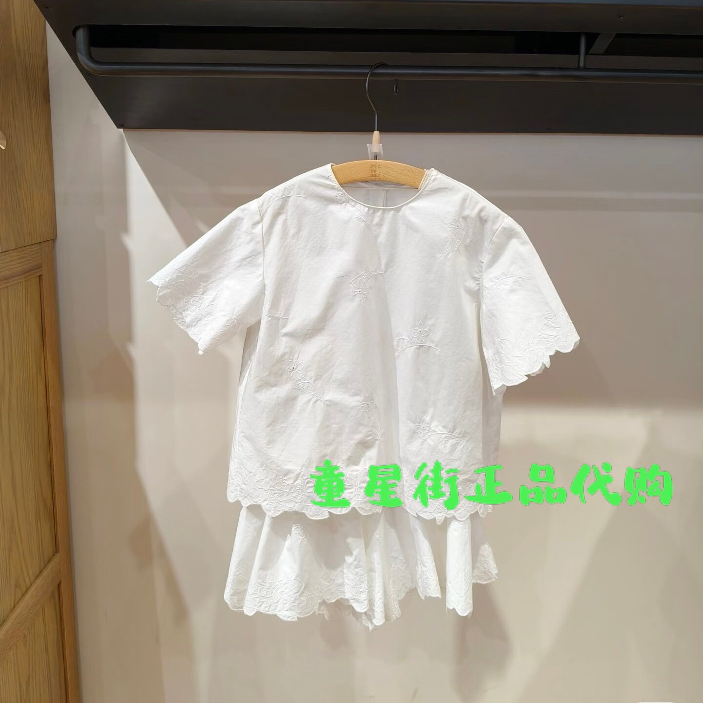 小江南童装商场同款26春款女童白色刺绣短袖衬衫1Q3212980