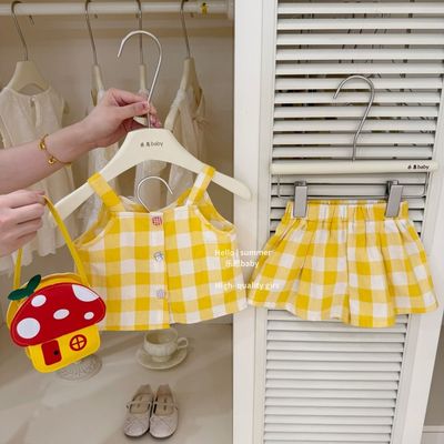 超可爱女宝宝夏季黄色格子套装