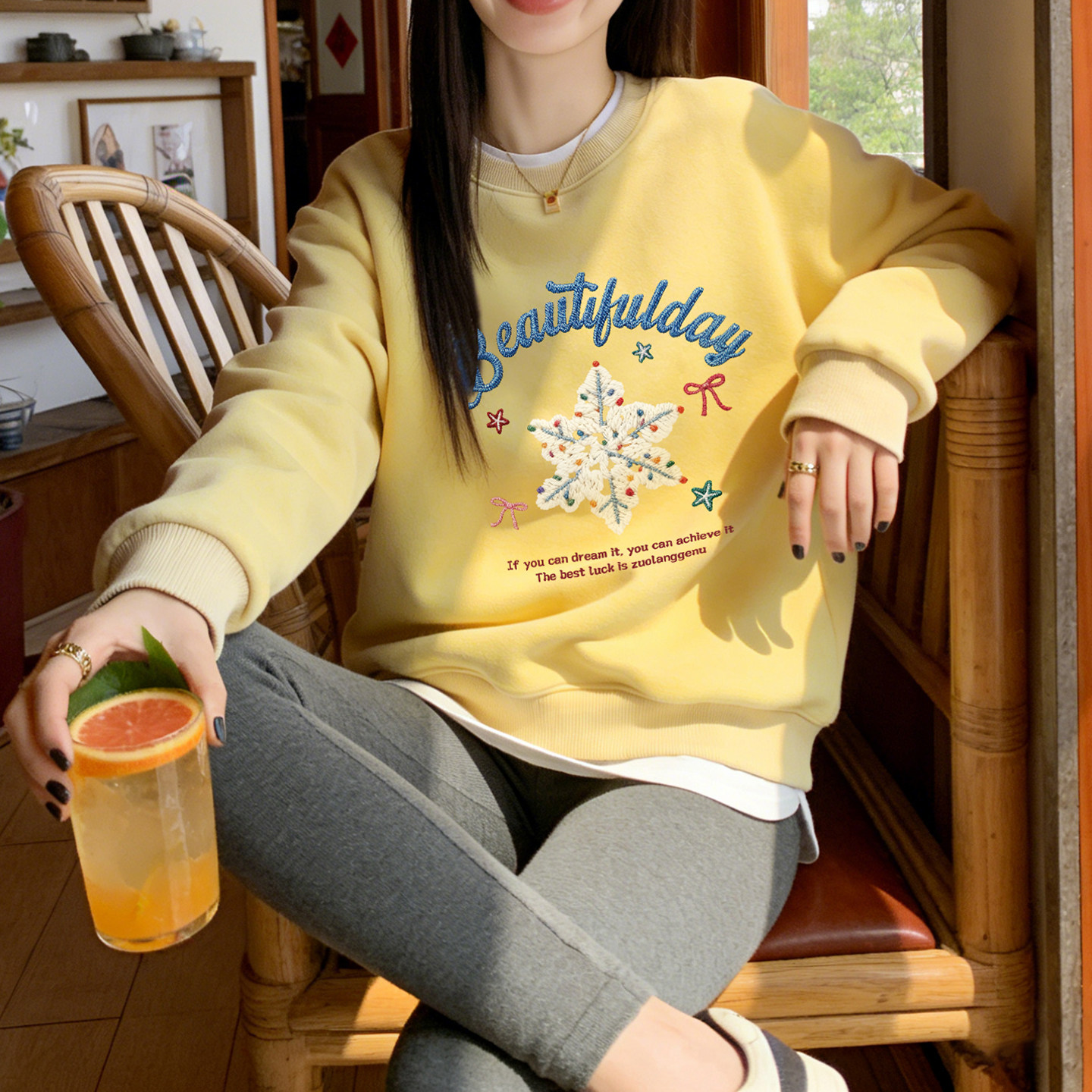 大码女装雪花印花圆领正肩长袖卫衣秋冬胖mm韩系宽松显瘦加绒上衣