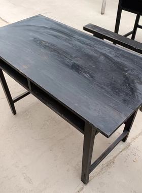 80年代怀旧老物件旧课桌书桌椅子