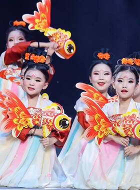 新年正月十五夜俏元夕鱼灯渔灯笼舞蹈道具戏鱼灯汉服拍照锦鲤金鱼