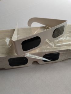 护眼日食眼镜太阳日食眼镜户外便携成人儿童通用观日全食日偏食