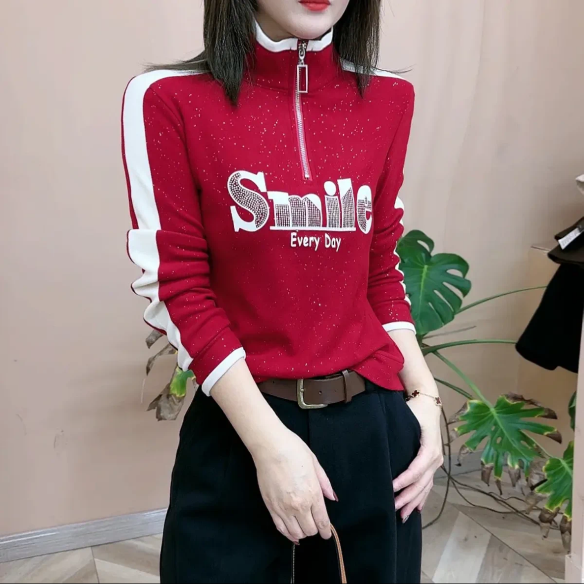 秋冬新款显瘦半高领长袖上衣气质百搭字母烫钻保暖加绒加厚卫衣女