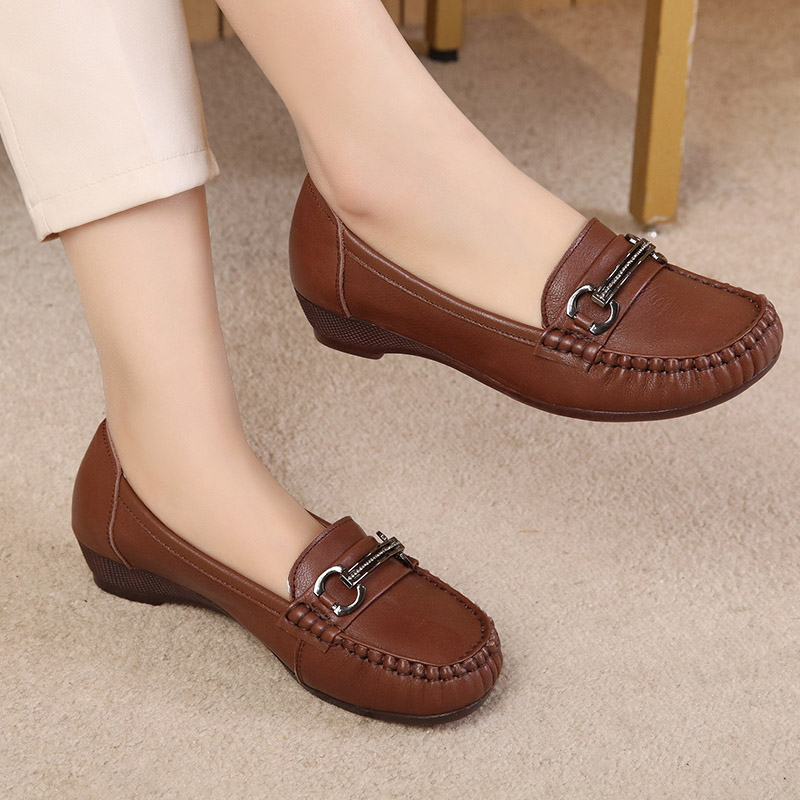 秋季新款软底脚胖宽豆豆大码女鞋