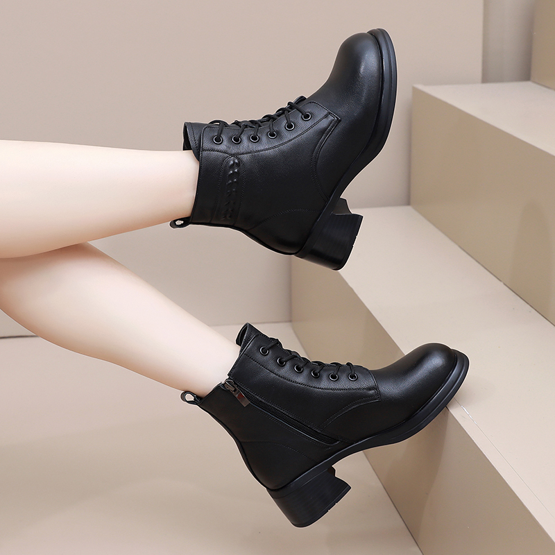 复古真皮英伦风粗跟软底马丁靴女