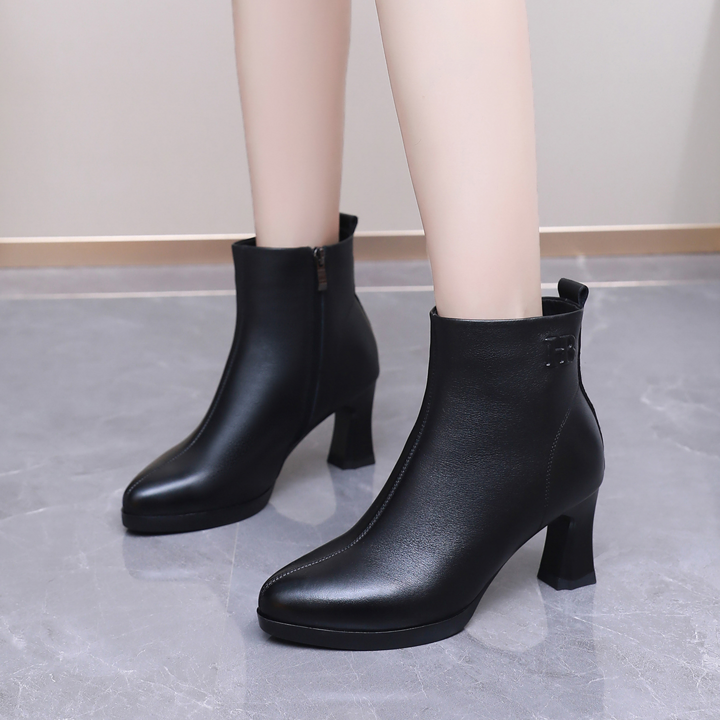 真皮尖头高跟显瘦时尚增高短靴子