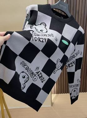 H撤柜撤标2025年秋季男新款舒适圆领棋盘格保暖Qee联名针织衫毛衣