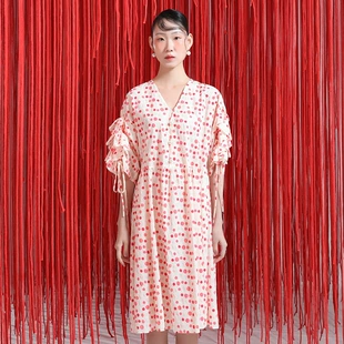 显腿长收腰修身 新款 女长裙 2023年春秋季 棉毛波点V领连衣裙泡泡袖