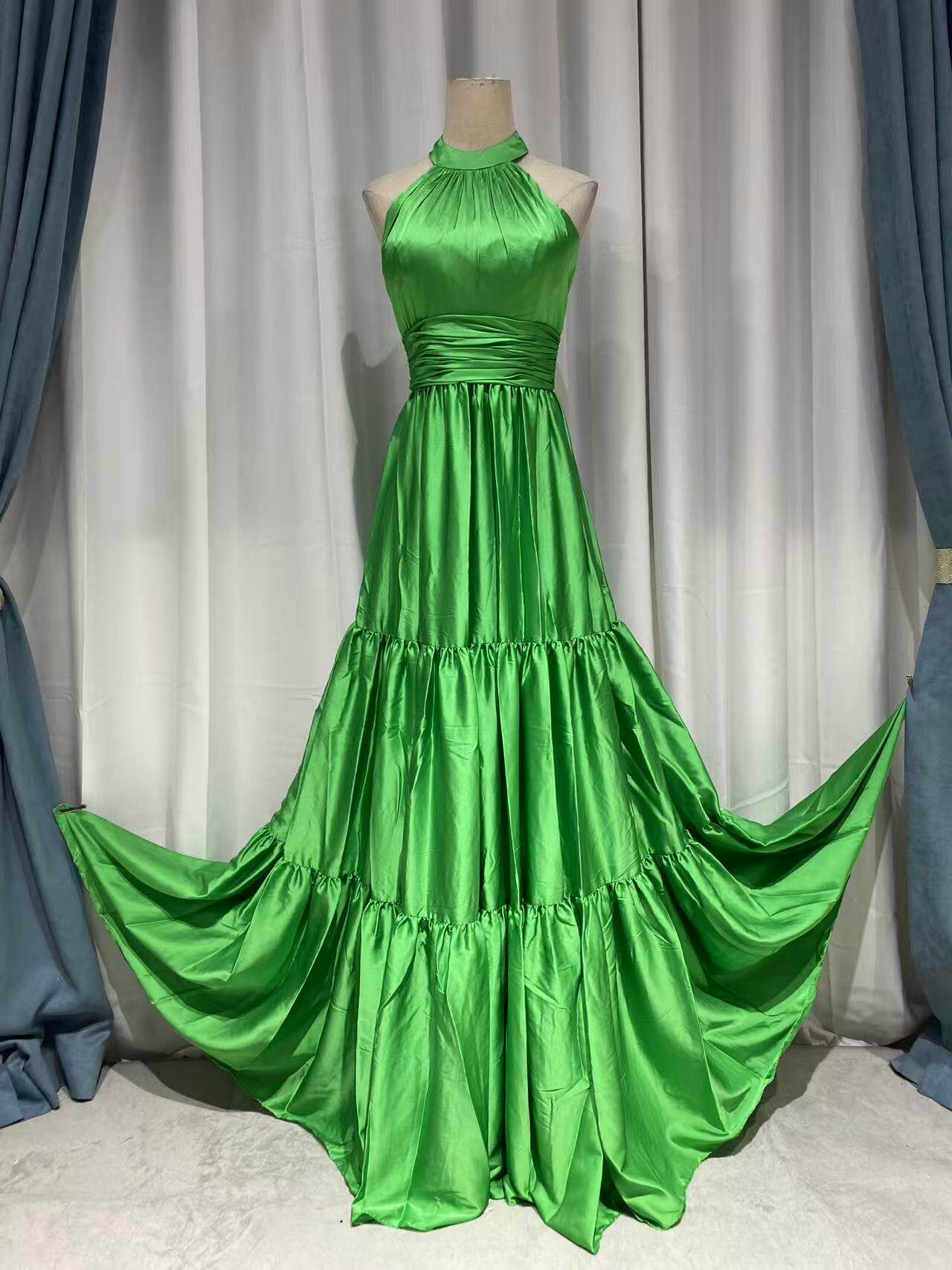 014法式纯欲性感露背绑带挂脖连衣裙夏感气质度假绿色开叉长裙女