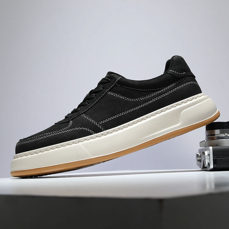 黑色鞋子男鞋板鞋男款2026新款发泡软底运动休闲真皮百搭滑板鞋