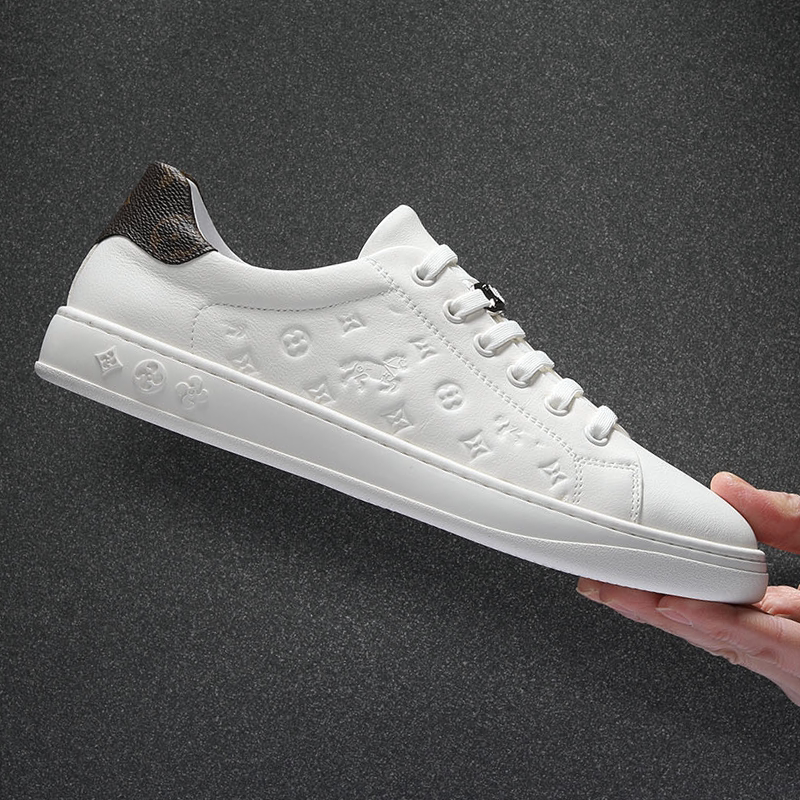 小白鞋发泡薄底休闲皮鞋男款2026新款春季透气一脚蹬真皮板鞋男