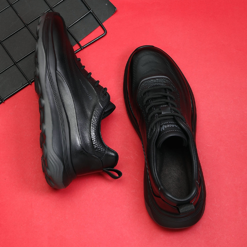 运动皮鞋男2026春新款头层牛皮透气舒适发泡软底跑步时尚休闲皮鞋