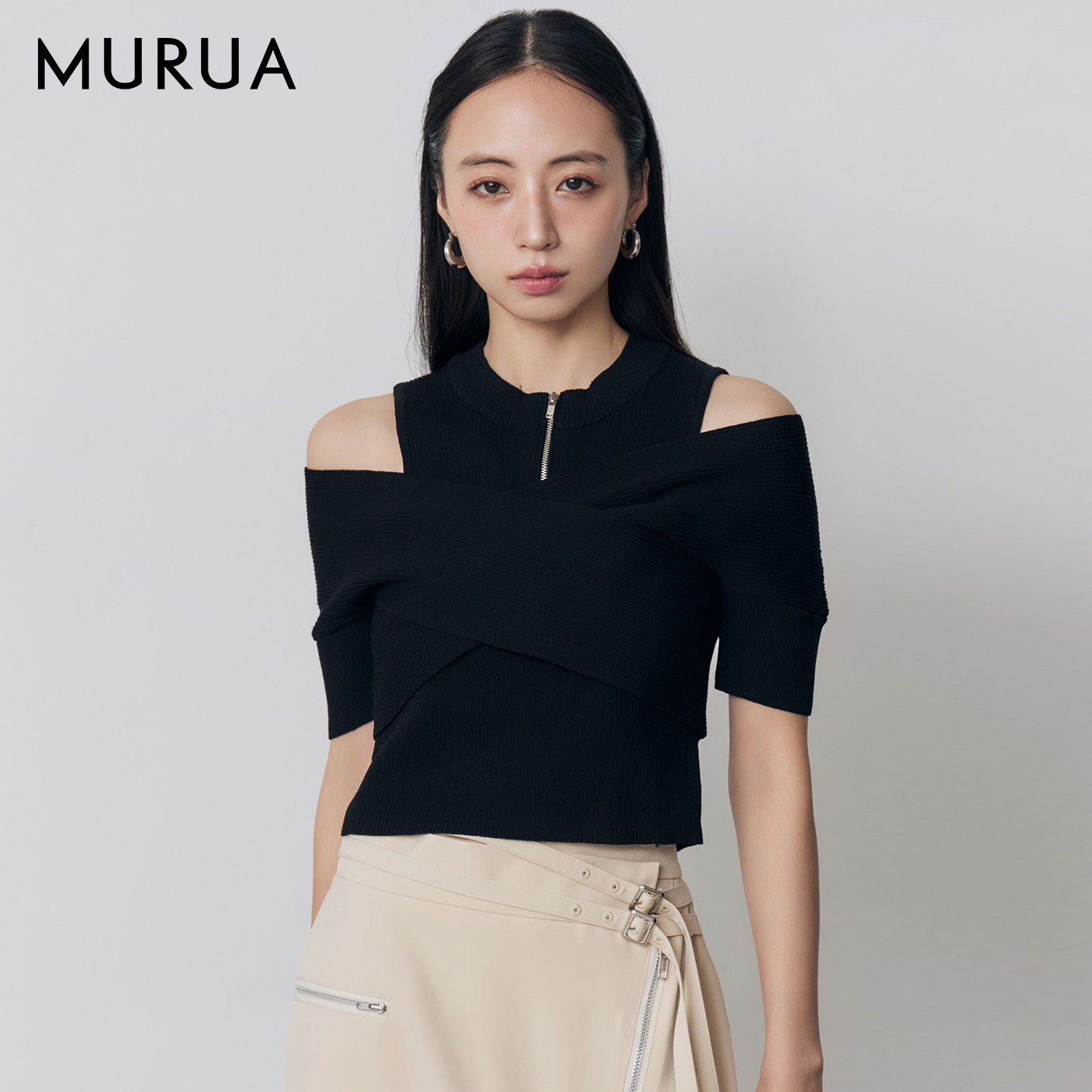 MURUA26春季新品日系交叉设计露肩半拉链短袖毛针织衫0126226006