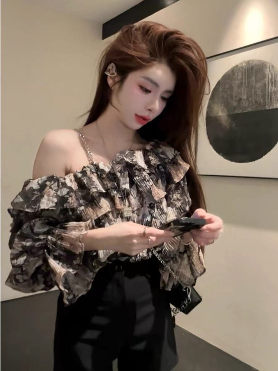 折扣店特价女装尾货剪标法式一字肩碎花显瘦荷叶边喇叭袖雪纺衬衫