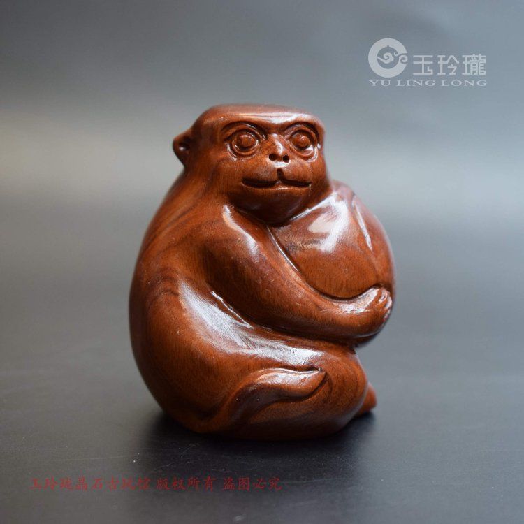 木雕猴子手把件挂件大叶黄花梨雕生肖猴子寿桃木把件木雕挂件木猴