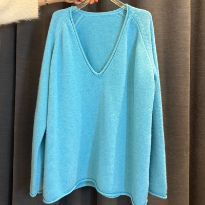 【BARRIFAIT】新款大V领纯色厚毛衣