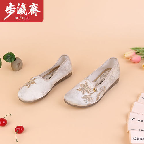 步瀛斋中式绣花平底一脚蹬布鞋女