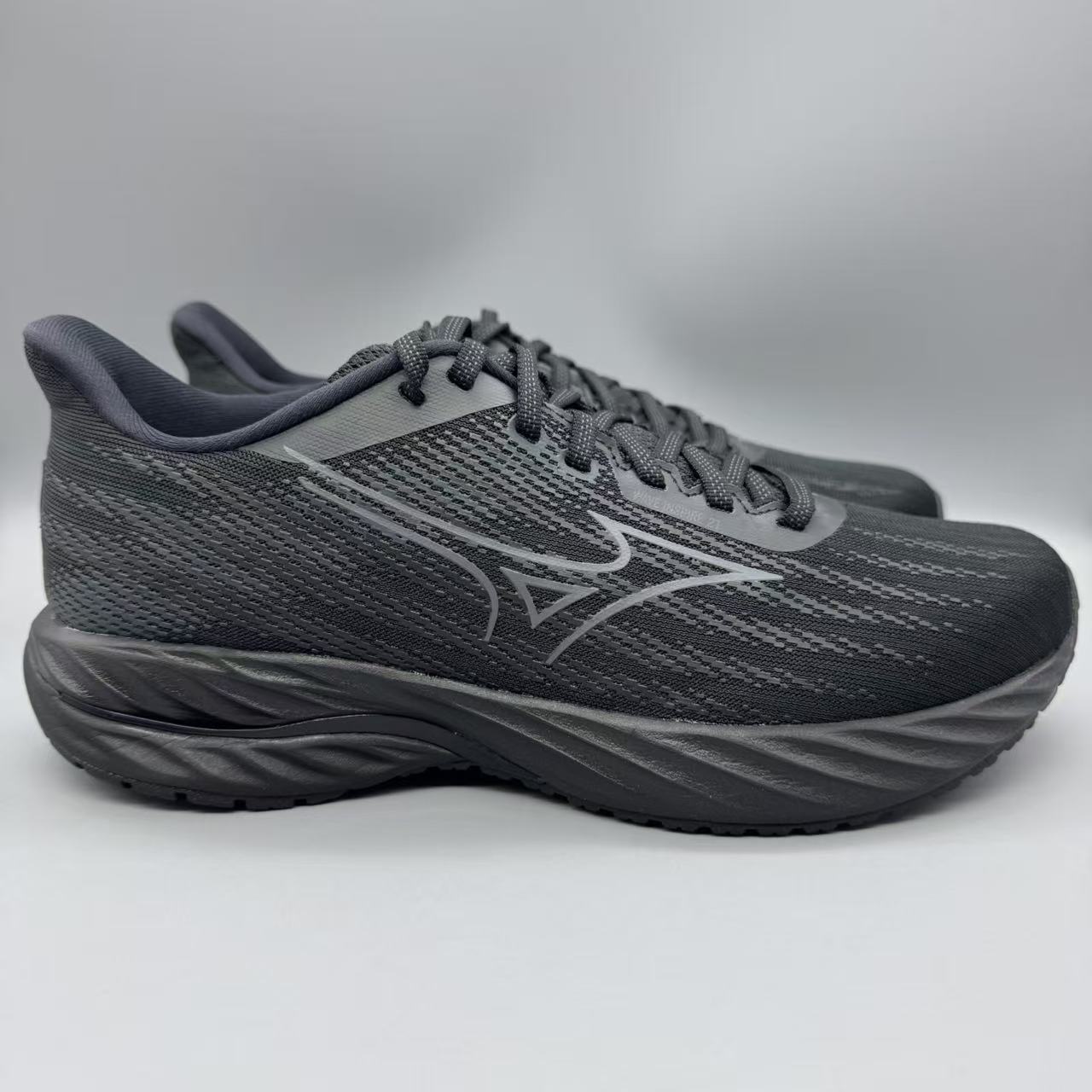 特价美津浓男透气减震运动跑步鞋