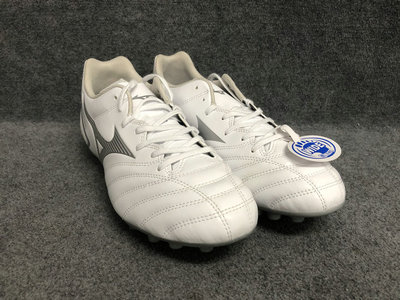 特价美津浓男子短钉足球鞋