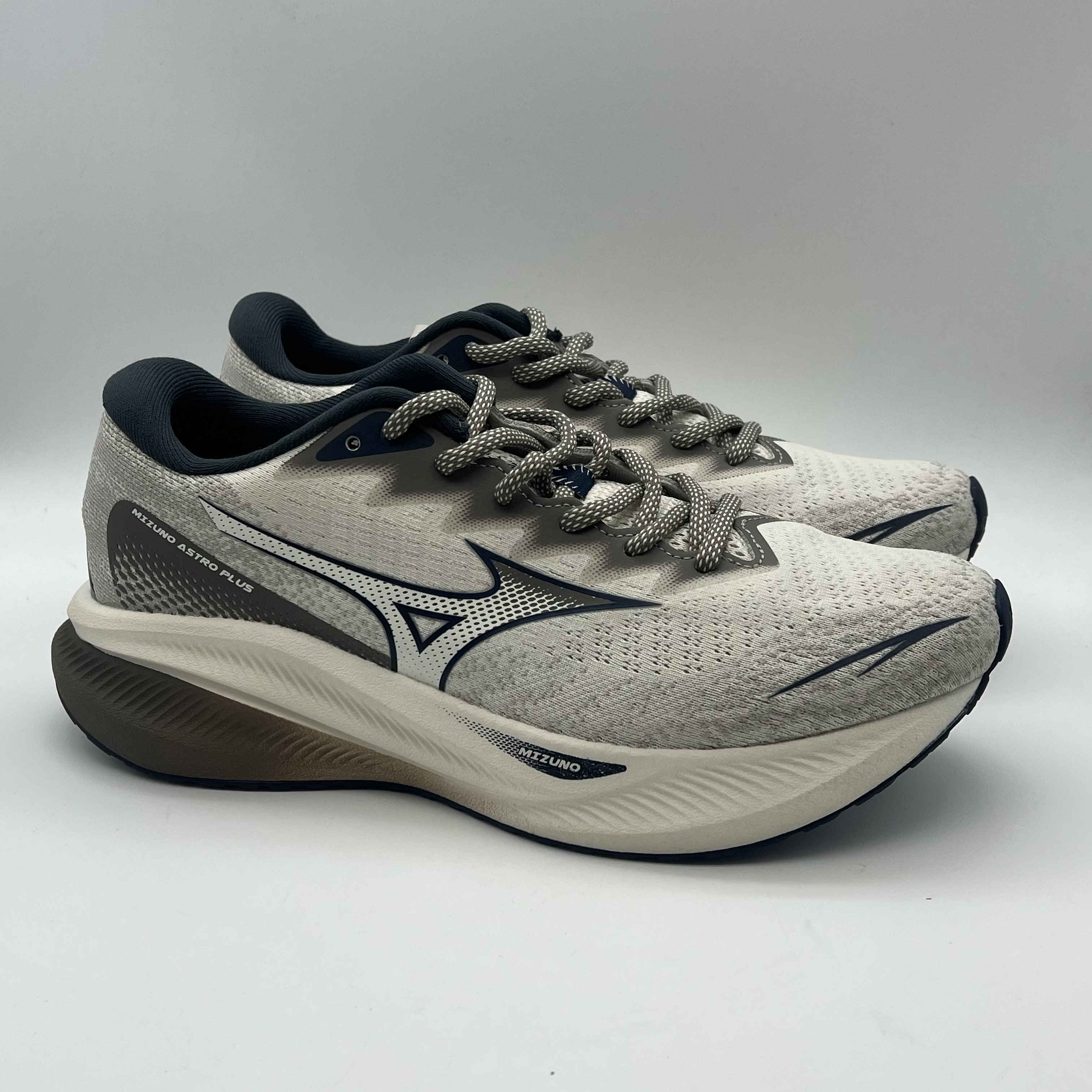 透气增高轻量缓弹跑步鞋Mizuno