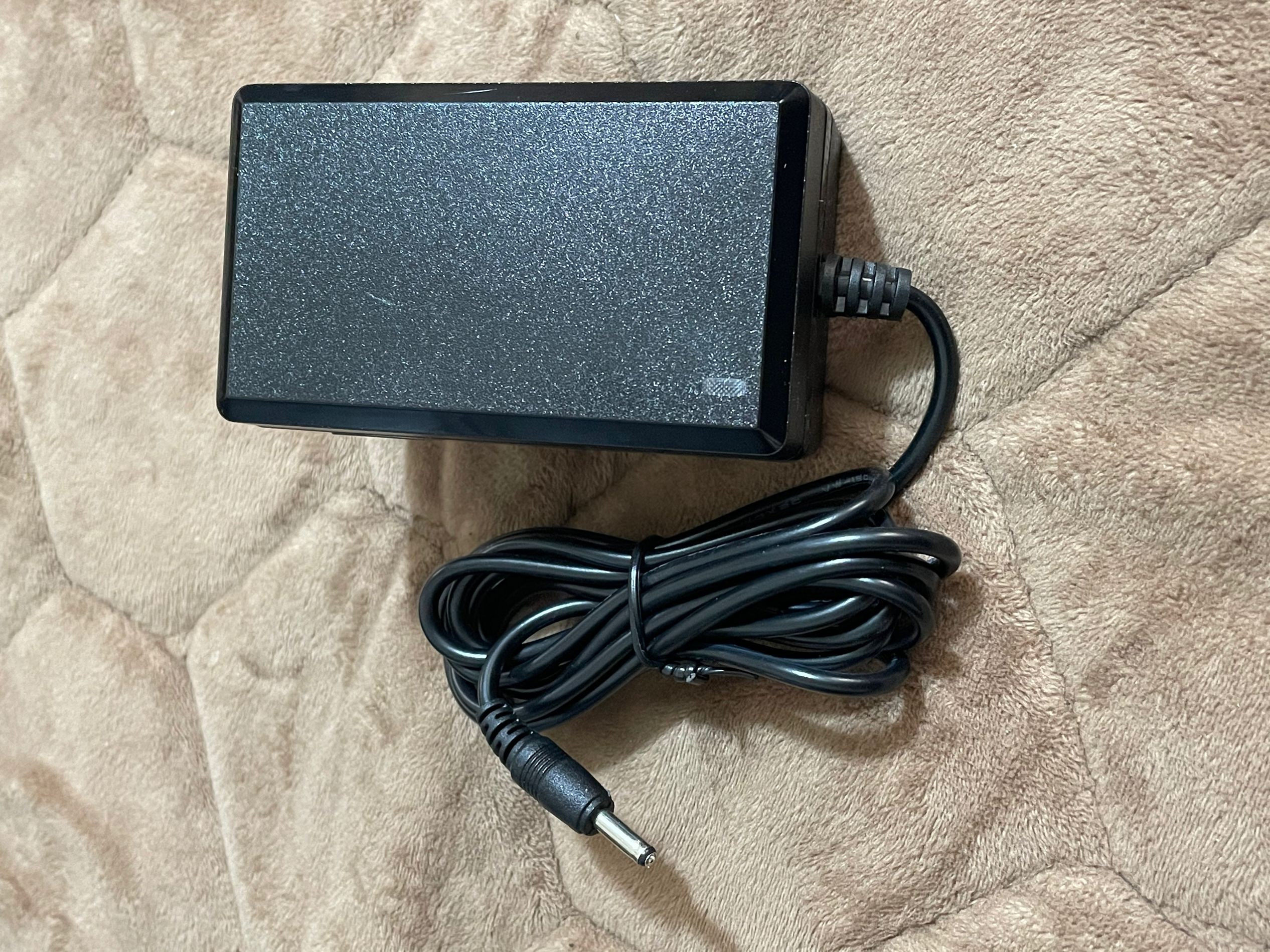 适用于万利达K82笔记本电脑电源适配器12V充电器通用线