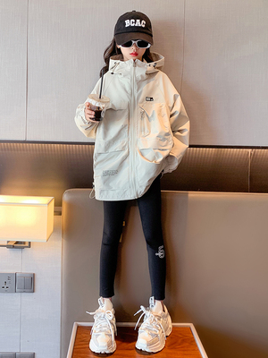 女童冲锋衣外套春装新款连帽上衣