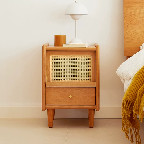 Северная сплошная древесина вишнево -деревянная спальня для хранения ротанга редактирование прикроватного шкаф