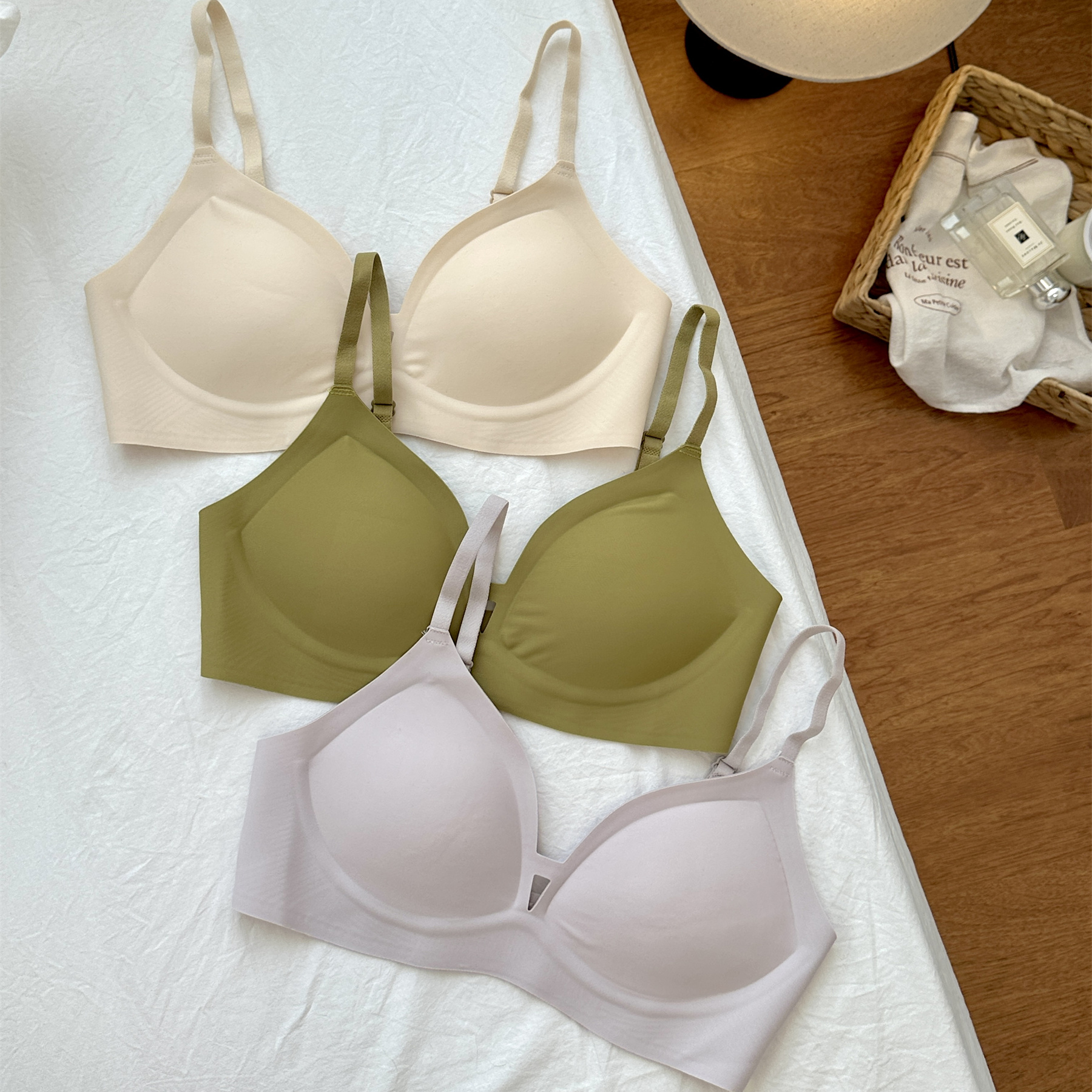 夏季薄无痕光面内衣女小胸