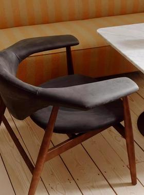 丹麦 GUBI Masculo Dining Chair 软垫实木餐椅 靠背椅 餐厅