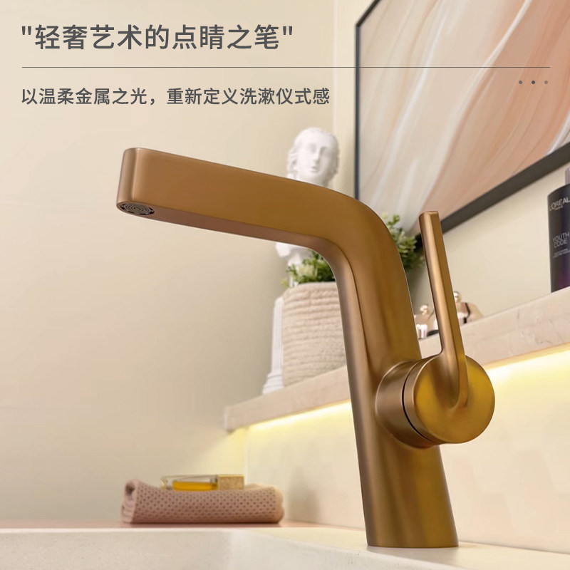 时尚个性黄色水龙头起泡器厨房龙头延伸器创意立体F9