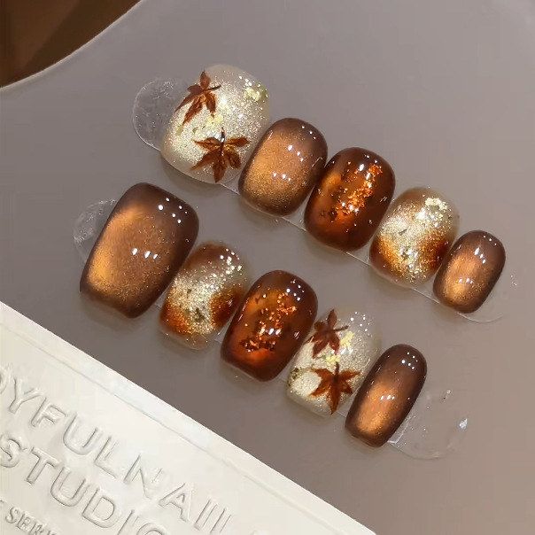 百搭显白手绘穿戴甲美拉德晕染