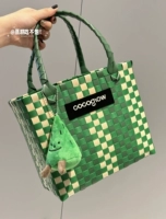 Цвета шампанского