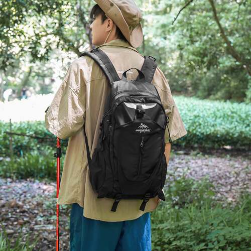双肩包新款大容量30L旅行包轻便登山包女户外运动徒步旅游背包男