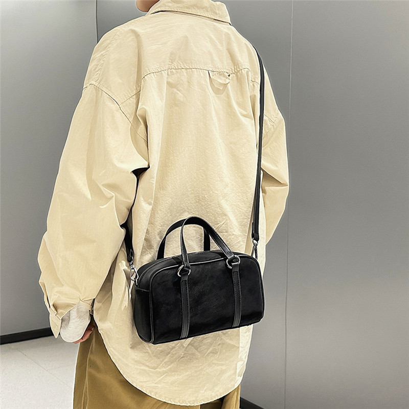 日韩风黑色枕头包男士波士顿斜挎包休闲时尚小众保龄球包手机包,箱包皮具/热销女包/男包,男士包袋,淘宝优惠券,粉丝福利购,淘宝优惠卷