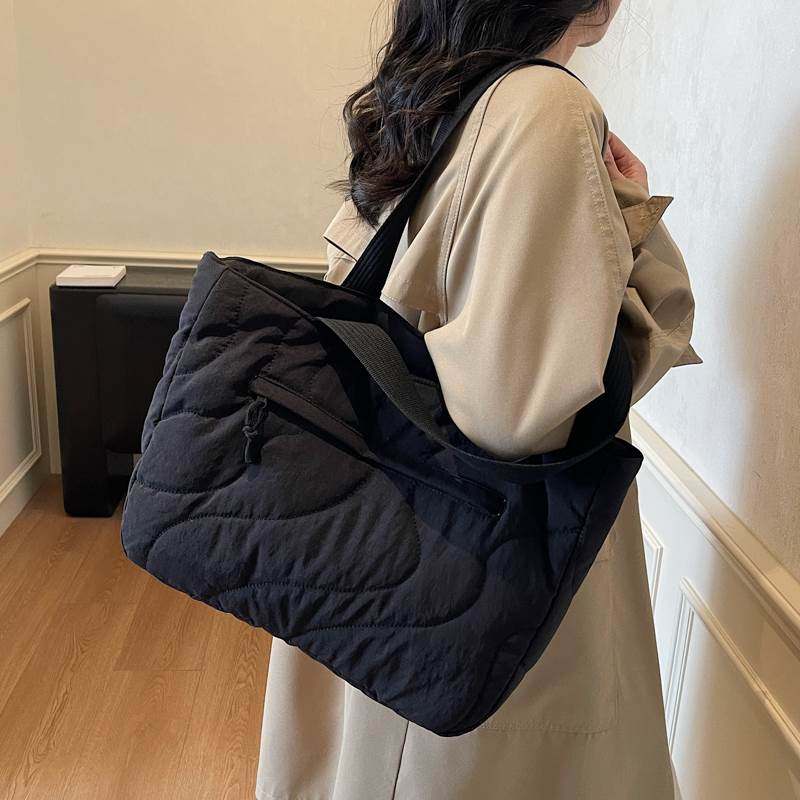 百搭2025新款时尚单肩包