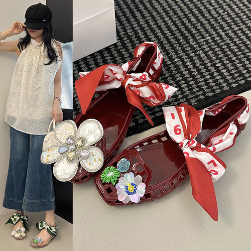水晶鞋透明果冻包头凉鞋女春夏季外穿薄底方头花朵带钻复古晚晚鞋