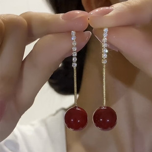 轻奢高级感红色珍珠耳环女2025年新款S925银针气质长款显脸瘦耳坠