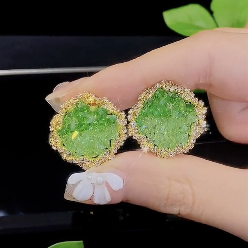 轻奢高级感绿色渐变水晶方形耳钉